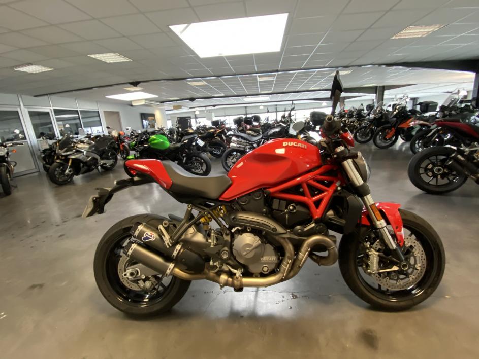 DUCATI MONSTER 821