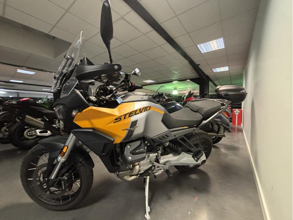 MOTO GUZZI STELVIO