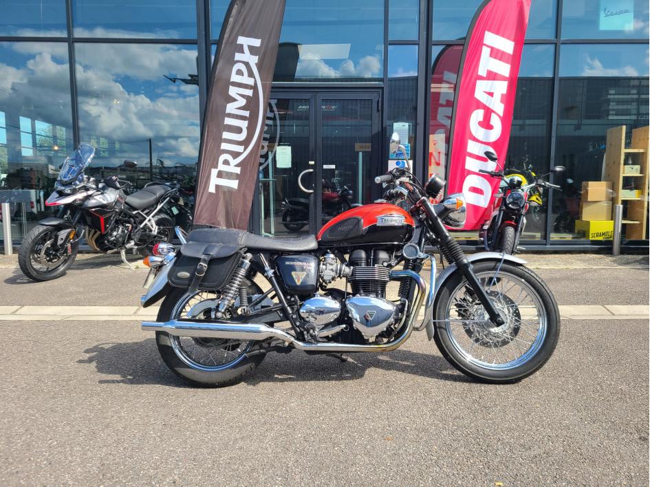 TRIUMPH BONNEVILLE T100 