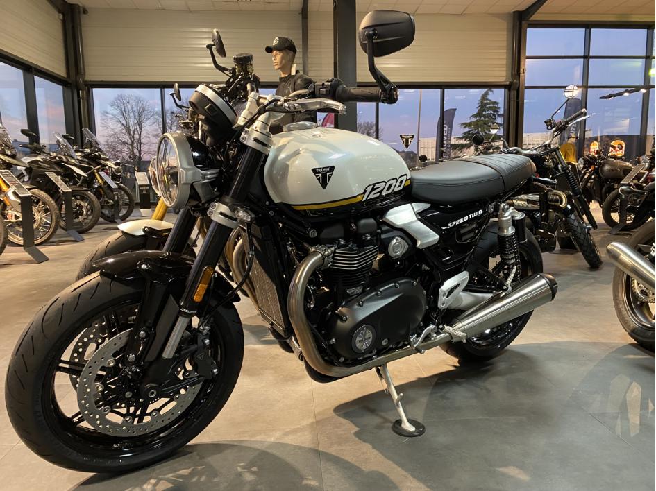 TRIUMPH SPEED TWIN 1200