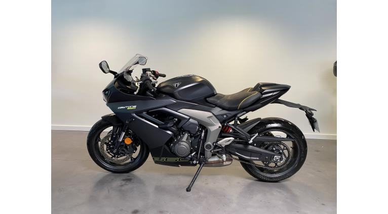 TRIUMPH 	DAYTONA 660