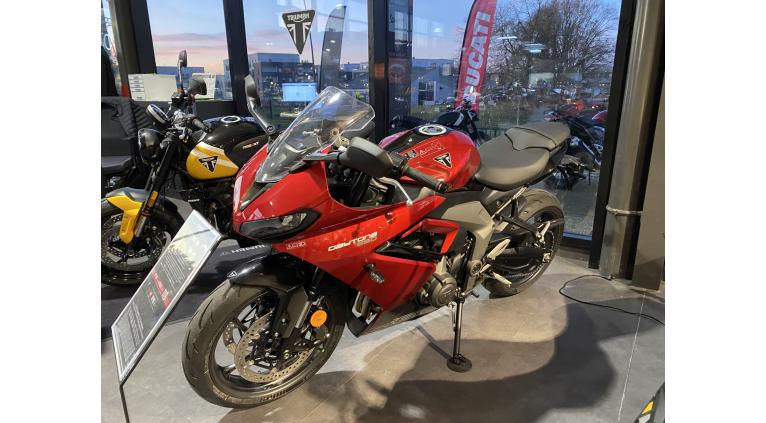 TRIUMPH 	DAYTONA 660