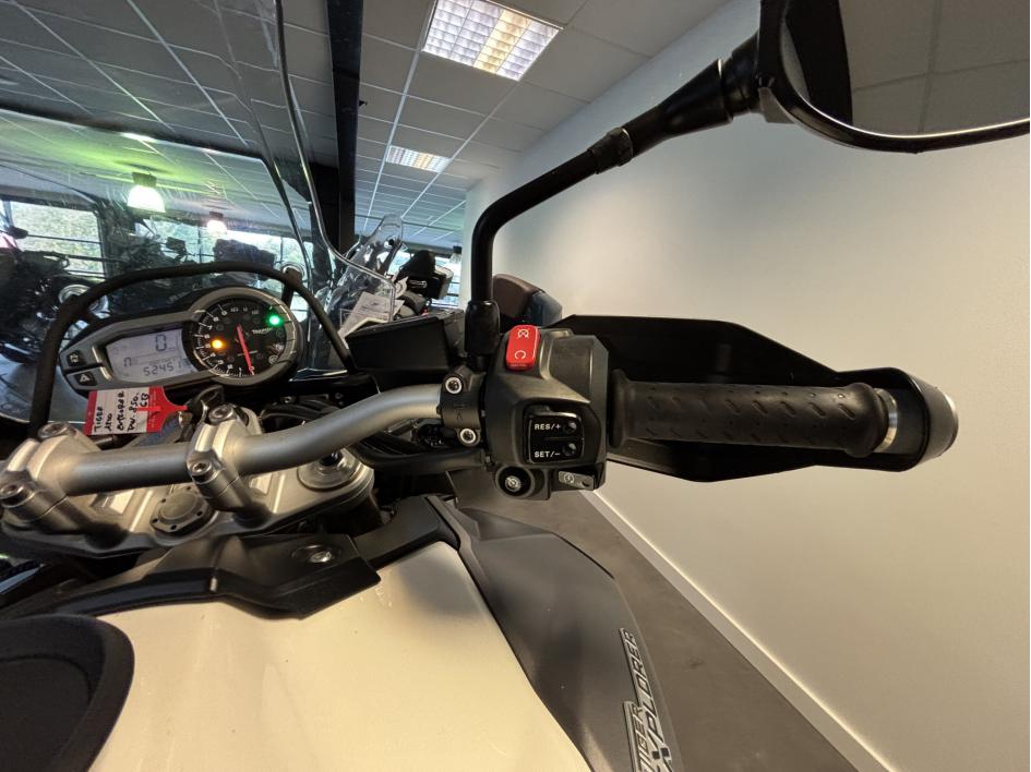 TRIUMPH TIGER 1200 EXPLORER